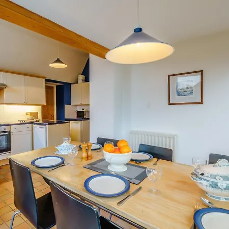 3 Bed In 80430